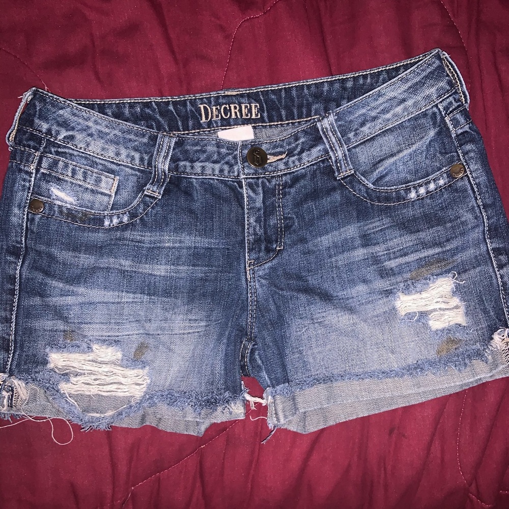 Size7 . Rip jean shorts